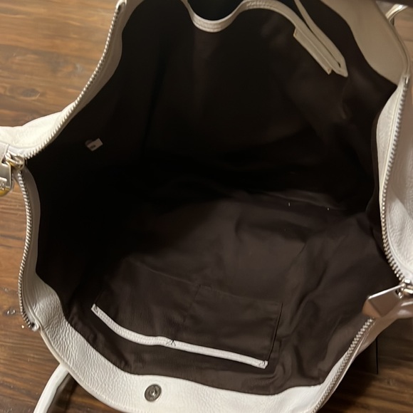 “Pour La Victoire XL Leather Shoulder Bag - Picture 9 of 13